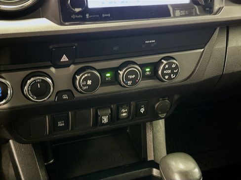 Used 2019 Toyota Tacoma TRD Sport image 24