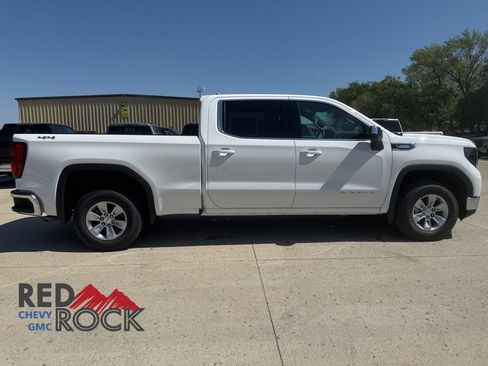 New 2026 GMC Sierra 1500 SLE w/ Preferred Package AWD/4WD image 4