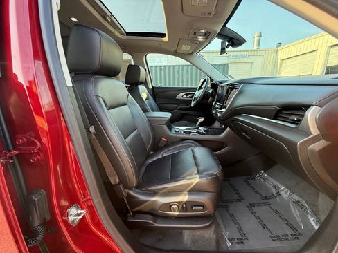 Used 2021 Chevrolet Traverse RS image 29