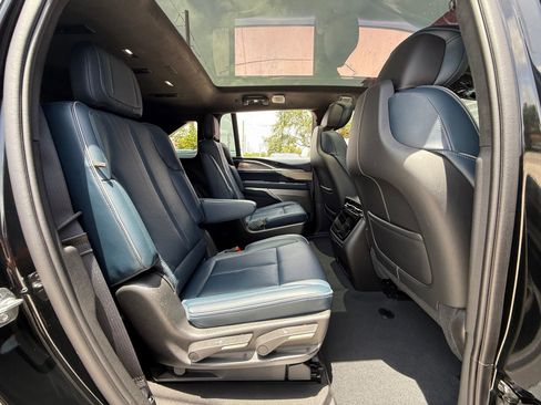 Used 2025 Cadillac Escalade IQ Luxury 2 w/ LPO, Premium Carpet Package AWD/4WD image 27