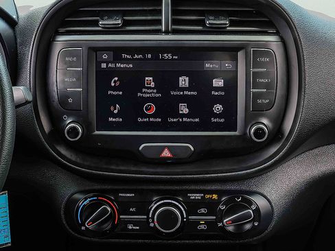 Certified 2025 Kia Soul LX w/ LX Technology Package FWD image 18