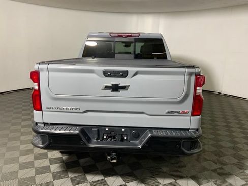 Used 2024 Chevrolet Silverado 1500 ZR2 w/ Technology Package AWD/4WD image 8
