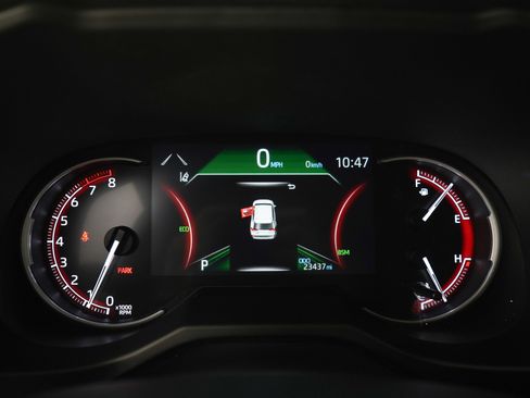 Used 2024 Toyota RAV4 XLE AWD/4WD image 27