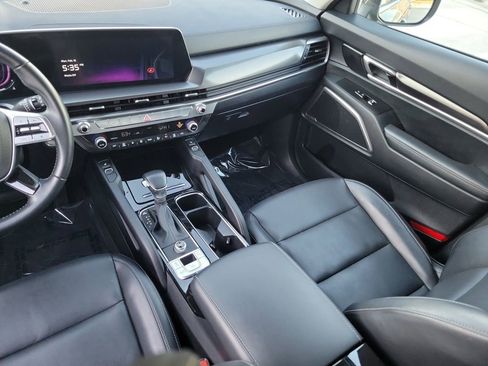 Used 2025 Kia Telluride S image 23
