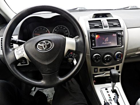 Used 2013 Toyota Corolla LE Special Edition image 16