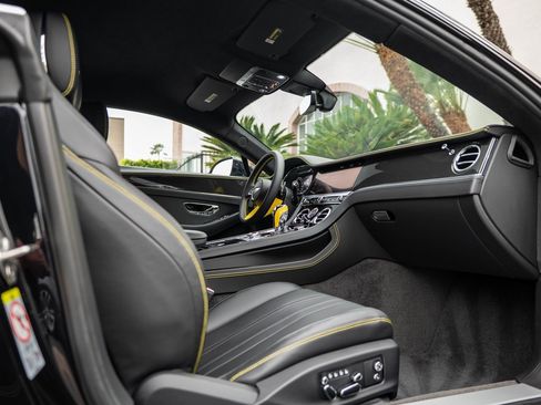 Used 2024 Bentley Continental GT image 17