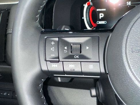 New 2025 Nissan Pathfinder Platinum image 38