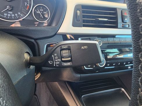 Used 2018 BMW 320i Sedan w/ Convenience Package image 30