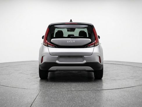 Used 2025 Kia Soul FWD image 7