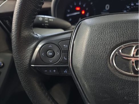 Used 2021 Toyota Avalon XLE image 28