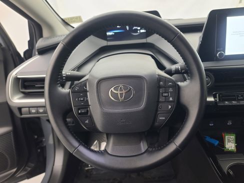 Used 2025 Toyota Prius LE image 28