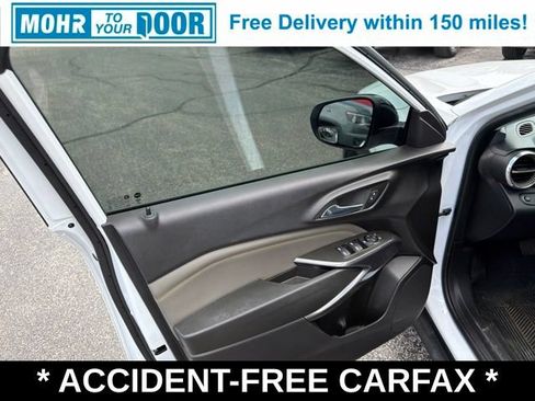 Used 2024 Chevrolet Trax ACTIV w/ Sunroof Package FWD image 12
