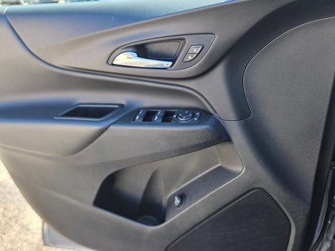 Used 2024 Chevrolet Equinox LT image 31