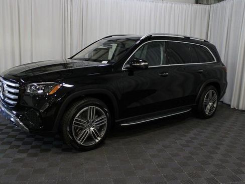 New 2026 Mercedes-Benz GLS 450 4MATIC image 3