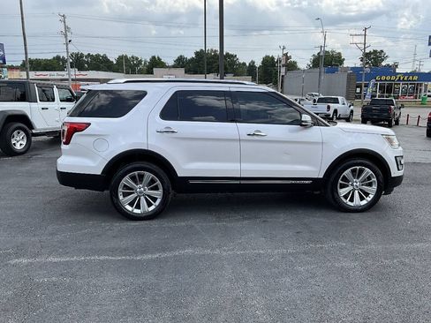 Used 2017 Ford Explorer Limited w/ Equipment Group 303A AWD/4WD image 6