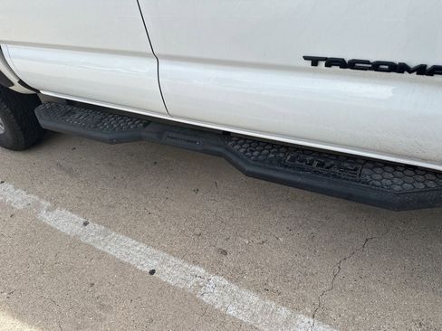 Used 2016 Toyota Tacoma SR5 RWD image 3