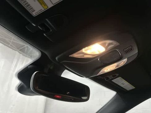 Used 2025 Jeep Compass Limited image 21