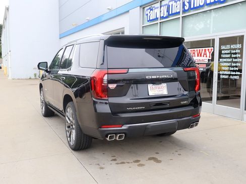 New 2026 GMC Yukon Denali Ultimate AWD/4WD image 8