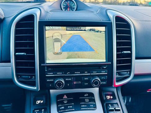 Used 2015 Porsche Cayenne Turbo image 65