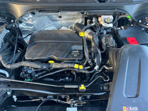 Used 2025 Chevrolet Trax LT image 25