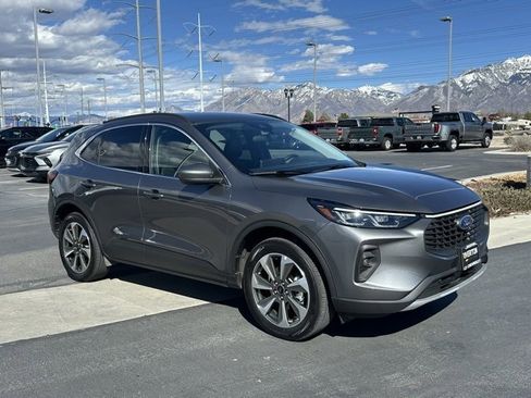 Used 2025 Ford Escape Platinum image 27