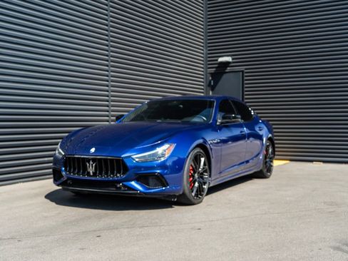 Used 2022 Maserati Ghibli Modena image 1
