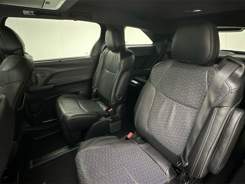 Certified 2023 Toyota Sienna XSE image 10