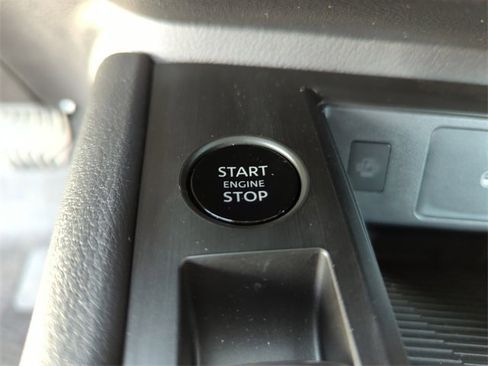 New 2026 Nissan Kicks SV w/ Charging Package image 39