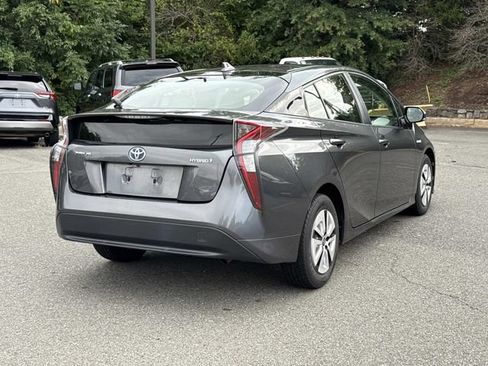 Used 2016 Toyota Prius Three FWD image 2