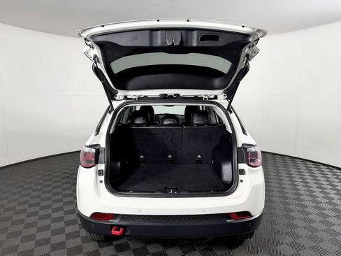 Used 2021 Jeep Compass Trailhawk AWD/4WD image 14