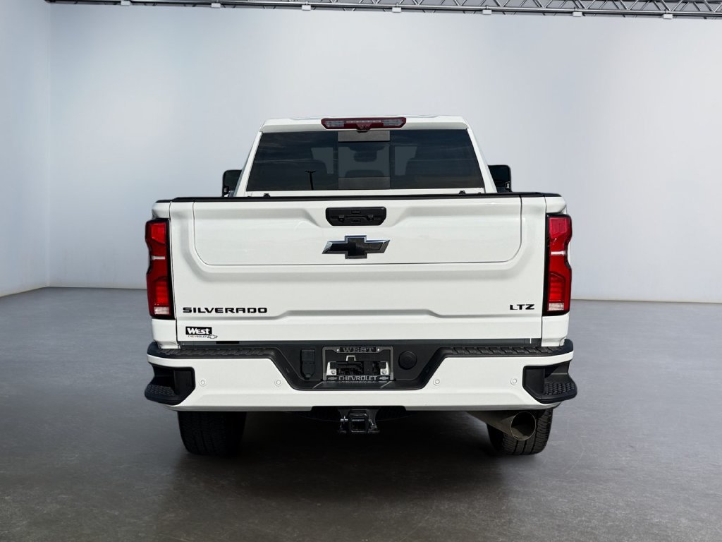 Used 2024 Chevrolet Silverado 2500 LTZ w/ LTZ Plus Package AWD/4WD image 4