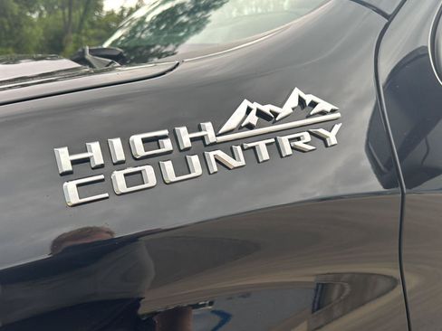 Used 2021 Chevrolet Silverado 1500 High Country w/ Technology Package AWD/4WD image 10