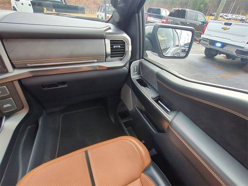 Used 2023 Ford F150 Platinum image 16