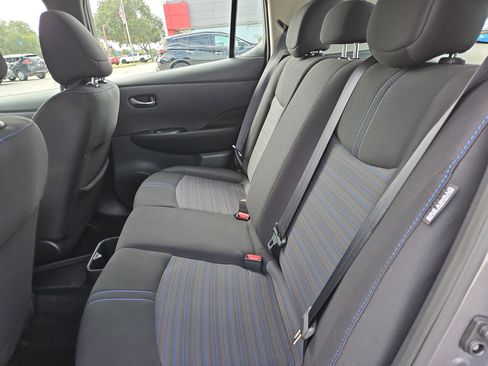 Used 2025 Nissan Leaf S image 10