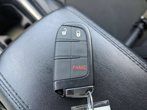 Used 2024 Jeep Compass Latitude AWD/4WD image 31
