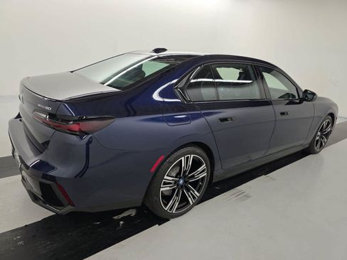 Used 2023 BMW i7 xDrive60 w/ Executive Package 2 AWD/4WD image 4