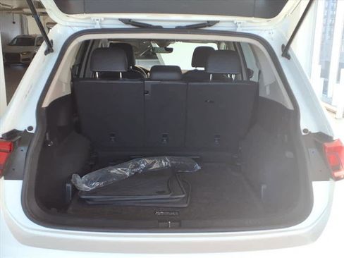 Used 2022 Volkswagen Tiguan SE image 19