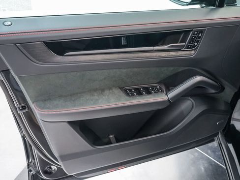 New 2026 Porsche Cayenne GTS AWD/4WD image 27