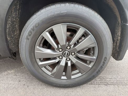 Used 2023 Nissan Pathfinder SV image 9