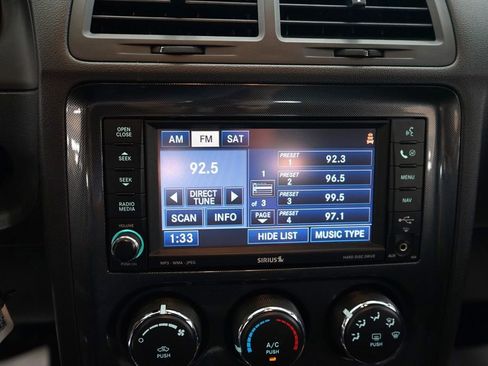 Used 2010 Dodge Challenger SE RWD image 31