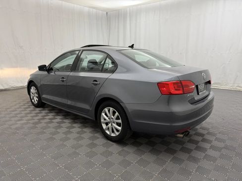 Used 2011 Volkswagen Jetta SE FWD image 7