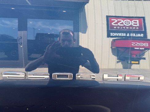 Used 2022 GMC Sierra 2500 SLE w/ X31 Off-Road Package AWD/4WD image 22