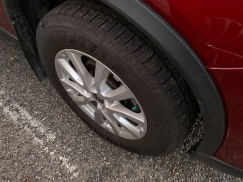 Used 2019 Nissan Rogue SV AWD/4WD image 5