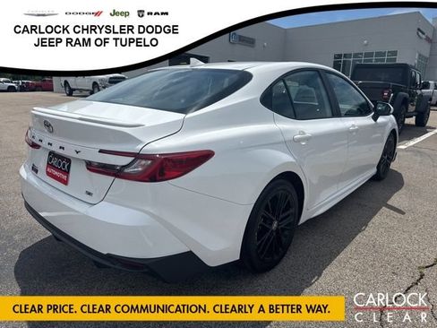 Used 2025 Toyota Camry SE FWD image 6