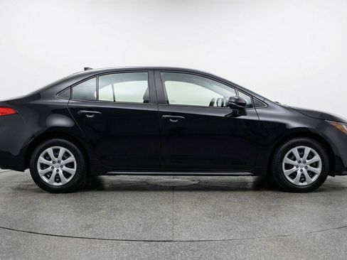 Used 2025 Toyota Corolla LE FWD image 11