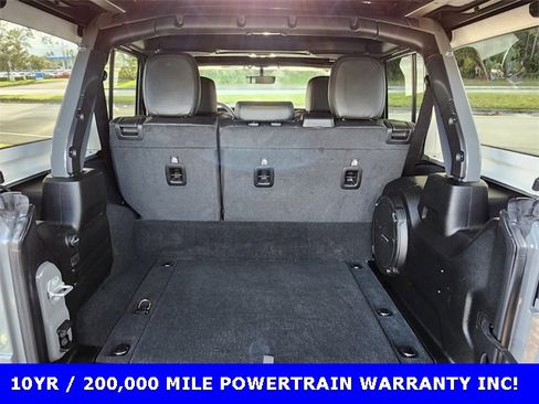 Used 2023 Jeep Wrangler Unlimited Sahara image 11