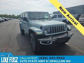 Used 2024 Jeep Wrangler Unlimited Sahara w/ Technology Group AWD/4WD video 1