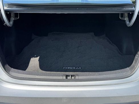 Used 2025 Toyota Corolla SE FWD image 7
