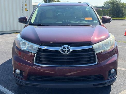 Used 2016 Toyota Highlander XLE AWD/4WD image 2