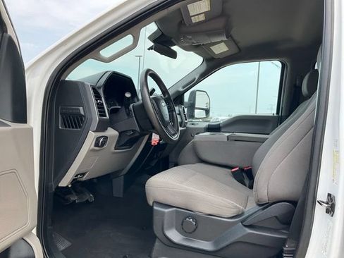 Used 2020 Ford F250 XLT AWD/4WD image 2